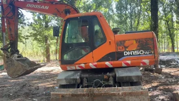 Used Doosan DH150W 7 Wheel Excavator for Sale1