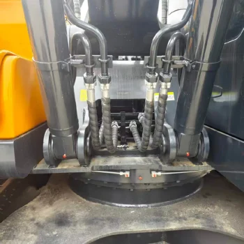 Used Hyundai R220LC 9S 22.25 Ton Crawler Excavator for Sale5