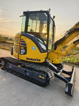 Used Komatsu PC40MR Mini Excavator for Sale1