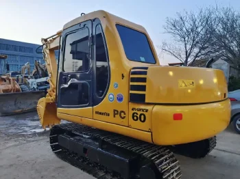 Used Komatsu PC60 7 6.3 Ton Crawler Excavator for Sale2