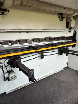 Used CNC Hydraulic Press Brake SHENCHONG 200T3200 for Sale1