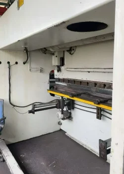 Used Hydraulic Press Brake SHENCHONG 200T×3200 for Sale