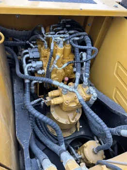 Used SANY SY135C 13.5 Ton Crawler Excavator for Sale2