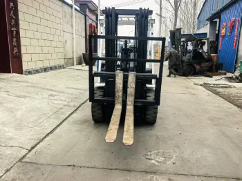 Used TCM 30 3 Tons Forklift for Sale