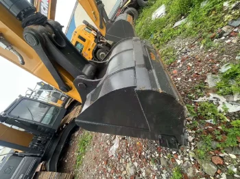 Used XCMG XE215DA 21.5 Tons Crawler Excavator for Sale2