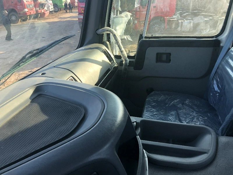China Best Selling 6X4 Sinotruck HOWO Used Tractor Truck Head Low Price