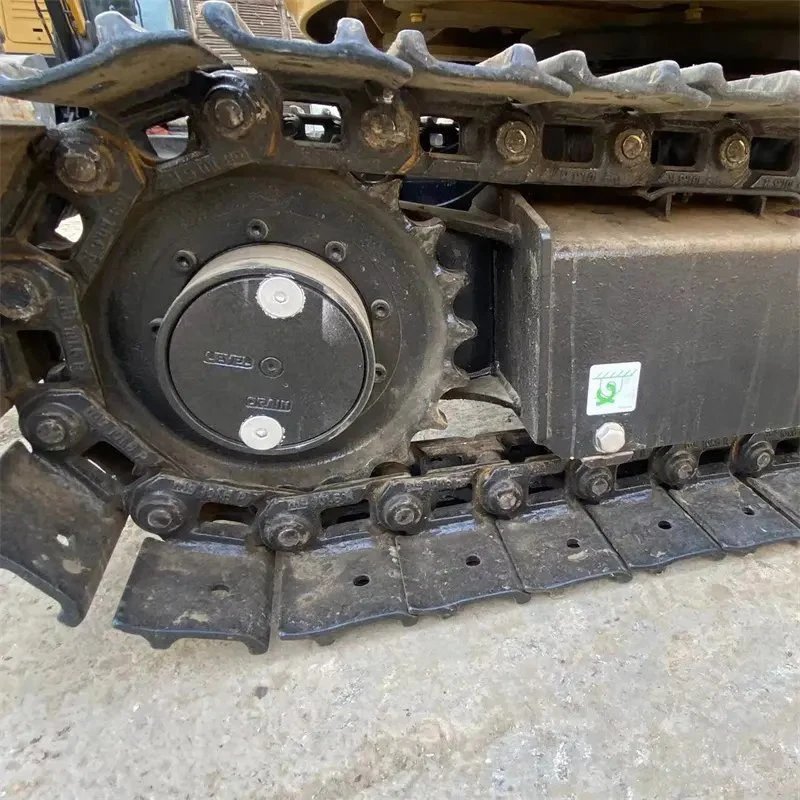Original Used Japan Cat303 Mini Crawler Digger Price 3ton Excavator