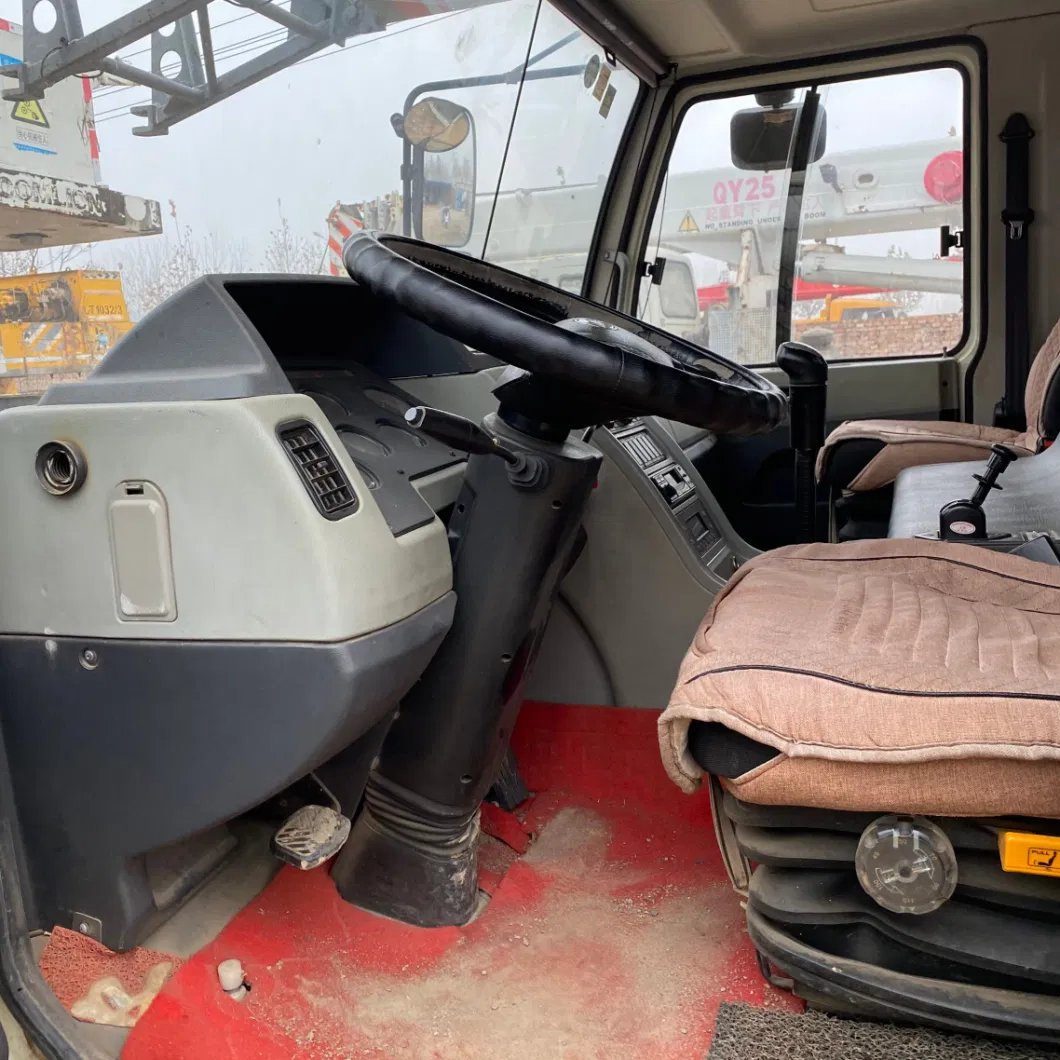 Used Zoomlion Qy25V532 25 Ton Truck Crane in Best Condition for Sale
