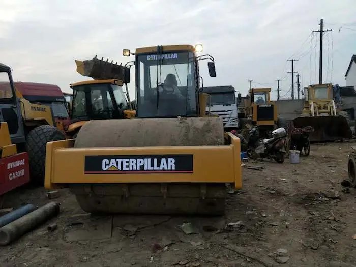 Sell Original Second Hand Vibratory Road Roller Caterpillar CS-583c with Super Good Condition