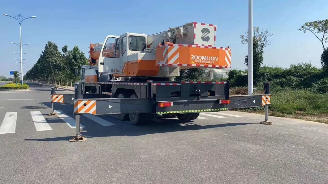 Used Chinese Brand Zoomlionn 55-Ton Crane Five-Section Arm Pilot Operation Qy55vf Model Used 2020 Crane Trucks Used Truck with Crane