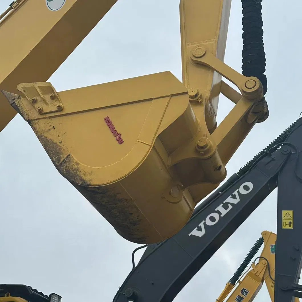 25 Tons Heavy Construction Machinery Japanese Second-Hand Excavator Komatsu 240