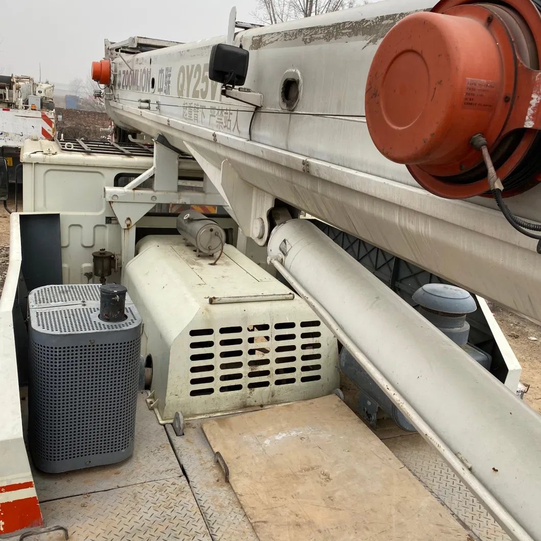 Used Zoomlion Qy25V532 25 Ton Truck Crane in Best Condition for Sale