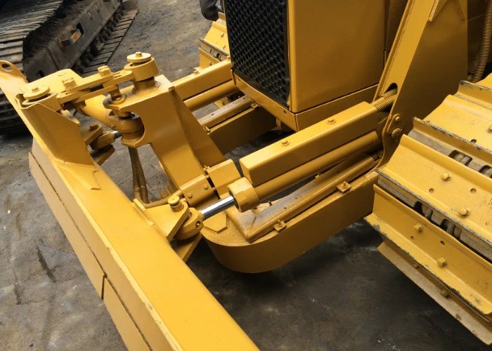 Japan Nice Used Cat D3c Dozer Small Size Second Hand Bulldozer Cheap Price