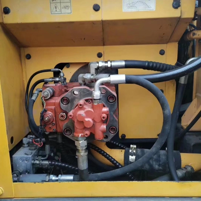 Mobile and Flexible Used Excavator Tracked Construction Machinery for Sale