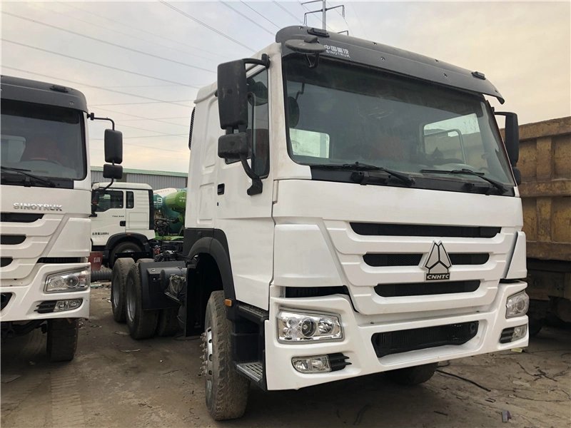 Directly Supplier Used Sinotruk HOWO Heavy Duty 6*4 371HP/375HP Tractor Truck for Sale